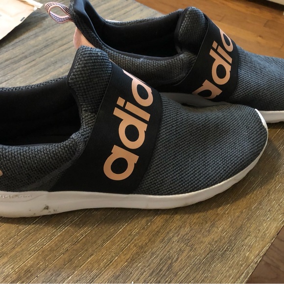 Adidas slid on women athletic shoes - Picture 2 of 6